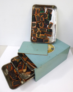 Vintage 4 trays of wooden with rubber stamps in a wooden box, assorted images in