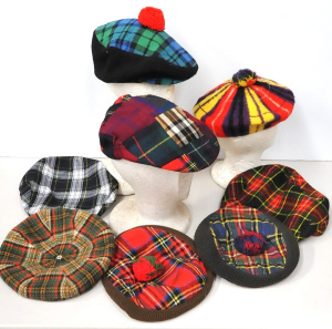 Lot 42 - Group lot vintage Tartan Mens Flat Caps & Berets in Highland Home S