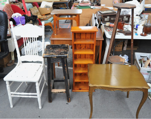 Lot 71 - Lot of Occasional Furniture incl MCM Table w Small Tapering Legs, Very