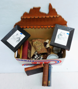 Lot 76 - Box lot of vintage items inc Australia wall mount for decorative spoons