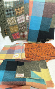 Lot 91 - Grp - 3 x vintage check wool Blankets, Lester, (1with small hole), tw