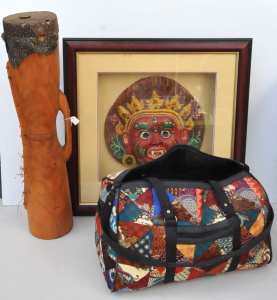 Lot 113 - Group lot of 3 items inc New Guinian Kundu drum with lizard skin head