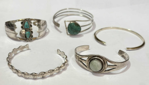 Lot 203 - 5 x vintage silver Bangles incl Cuff marked 925 Israel, gemstones, tur
