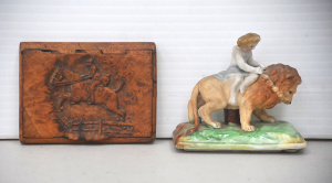 Lot 204 - 2 pces vintage inc Carved wooden snuff box with Horse Hunting scene &a