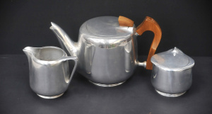 Lot 225 - 3 x pce 1950s Picquot Ware tea service - teapot, jug & basin