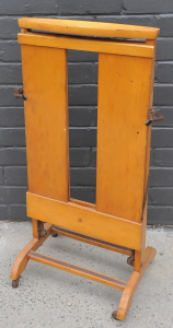 Mid-century Italian blond wood valet stand and trouser press by Fratelli Reguitt