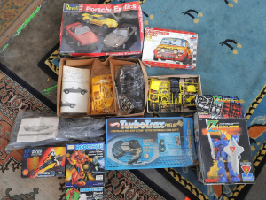 Lot 25 - Lot of Vintage Incomplete Part Sets & Boxes of Vintage Toys incl Re