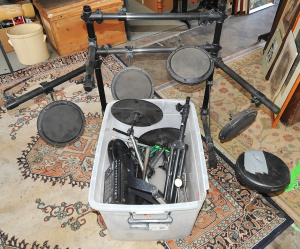 Lot 85 - Legacy DD505 Electronic Drum Kit w 4 Drum Pads 3 Cymbal pads, Kick pad,