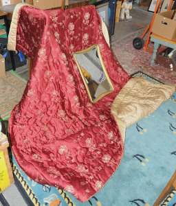 Lot 89 - 2 pces inc Large & Heavy Red & Gold Quilt & Art Deco Wall M