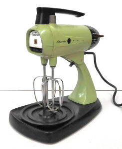 Lot 172 - Vintage 1970s Green Sunbeam Mixmaster 12 speed model A12