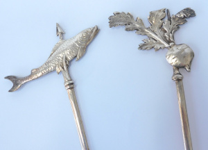 Lot 193 - 2 Vintage Christofle Silver Plate Decorative Long Skewers - Fish finia