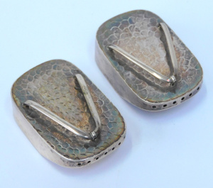 Lot 196 - Vintage Japanese 950 Sterling Silver Geisha Shoe Salt & Pepper sha