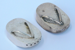 Lot 198 - Vintage Japanese 950 Sterling Silver Geisha Shoe Salt & Pepper sha