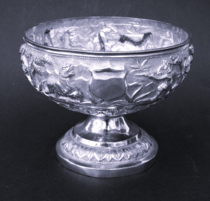Lot 201 - Vintage Indian pressed silver presentation bowl (unengraved) depicting