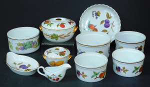 Lot 215 - Group lot vintage Royal Worcester Evesham Pattern inc Small & Larg
