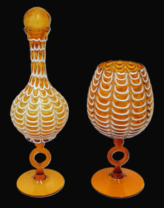 Lot 216 - 2 pces Mid Century Italian Empoli Lavorazione Stelvia Amber & Whit