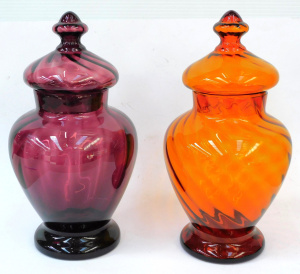 Lot 212 - 2 x Vintage Italian Empoli Lidded glass candy jars - Amber & Auber