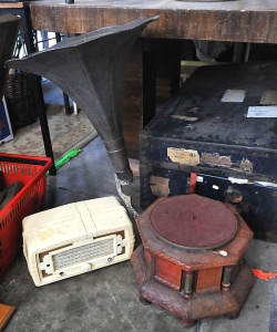 2 pces Vintage Otems incl Astor style Cream Radio & Reproduction Gramaphone