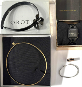 Lot 43 - 5 x pces Designer jewellery - Oroton gold tone chain necklace with bx,