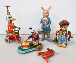 Lot 132 - 5 x Vintage Wind up Tin Toys inc French Joustra Circus boy, Schylling