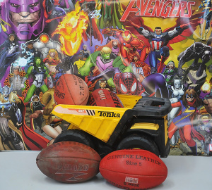 Lot 68 - Group lot of kids items inc oversized Marvel Avengers (comic) poster (1