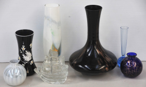 Lot 93 - Group lot - Vintage & Modern Art Glass - Scandi clear Tall Ship (af