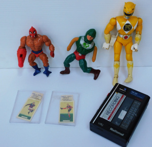 Lot 138 - Mixed lot inc 2 x 1930s Hoadley's Chocolates Victorian Footballers car