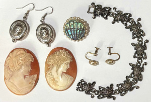 Lot 175 - Grp jewellery - Silver Pawa shell brooch, 2x pair earrings incl Pearl