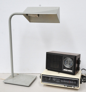 3 pces Vintage inc Grey metal Desk Lamp 52cm H, Cream Sanyo Digistal clock radio