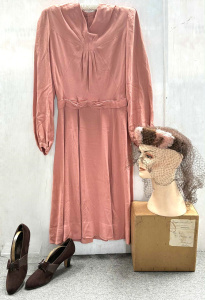Lot 13 - Group ladies Wedding clothing worn in 1957 - 1940s pink Crepe dress, pr