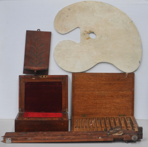 Lot 40 - Group of wooden items inc artist's easel (76cm unextended) and palette,