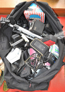 Lot 43 - Lot Assorted Cameras & Accessories incl