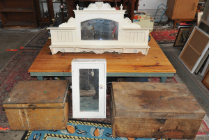 Lot 83 - Group of vintage items inc Queen Anne style mirrored overmantle (122cm