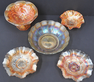 Lot 146 - Group lot vintage Carnival glass inc Marigold - Pair bowls with fluted
