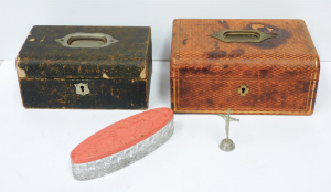 Lot 151 - Group of vintage dressing table items inc 2 x leather bound jewellery