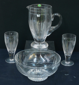 Lot 189 - Group of vintage Stuart crystal with the fern leaf pattern inc serving