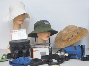 Lot 57 - Mixed box lot inc Pentax MZ-50 35mm camera with Sigma Zoom Aspherical 2