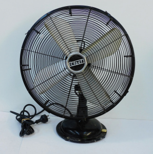 Lot 68 - Retro industrial style 4-blade Cinni desk fan - 53cm H
