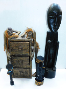 Lot 76 - 3 carved wooden tribal figures - tallest 98cm H