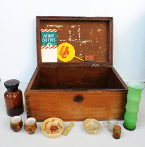 Lot 86 - Mixed lot of vintage items inc quality wooden box (46 5cm W), Chupa Chu