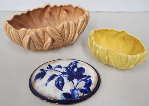 Lot 191 - 3 pieces of quality vintage English porcelain inc 2 x Sylvac hyacinth