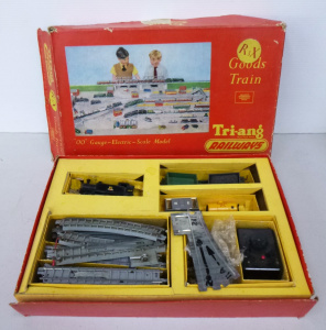 Lot 96 - Vintage boxed Tri-Ang 00 Gauge Good Trains Electric Scale Model set inc