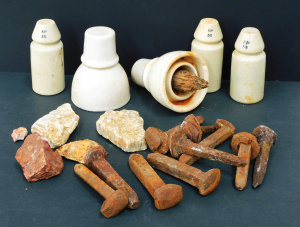Lot 117 - Small box lot - Vintage Railway items from 'The Ghan' - old porcelain