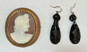 Lot 134 - Grp c1900 jewellery - large gplated Cameo brooch with locket backet &a