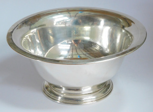 Lot 183 - American Stirling silver bowl by Lunt - approx 362g - 23cm W