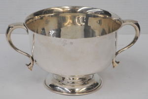 Lot 205 - c1938 Hallmarked Birmingham Sterling Silver twin handled pedestal bowl