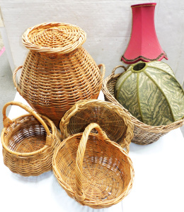 Lot 42 - Group of vintage wicker baskets inc lidded laundry hamper (68cm H), and