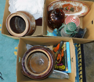 Lot 54 - Lage mixed lot of 3 boxes of vintage and modern items inc Bendigo potte