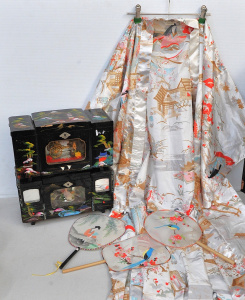 Lot 81 - 6 Pces Vintage Japanese items inc 2 x Black Lacquer Musical Jewellery b