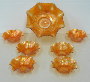 Lot 187 - Vintage Australian Crown Crystal Marigold Carnival Glass Magpie Master